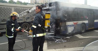 Utrudnienia na drodze S5 po pożarze silnika autokaru ze szkolną wycieczką